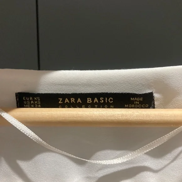 White blouse - Picture 2 of 4